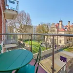 Szept Galeria Dominikanska By Renters * Wrocław