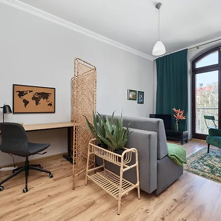 Szept Galeria Dominikanska By Renters